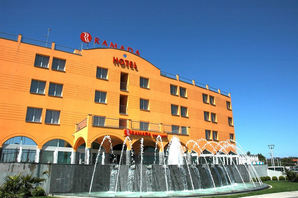 Ramada Malpensa Hotel Oleggio Exterior foto